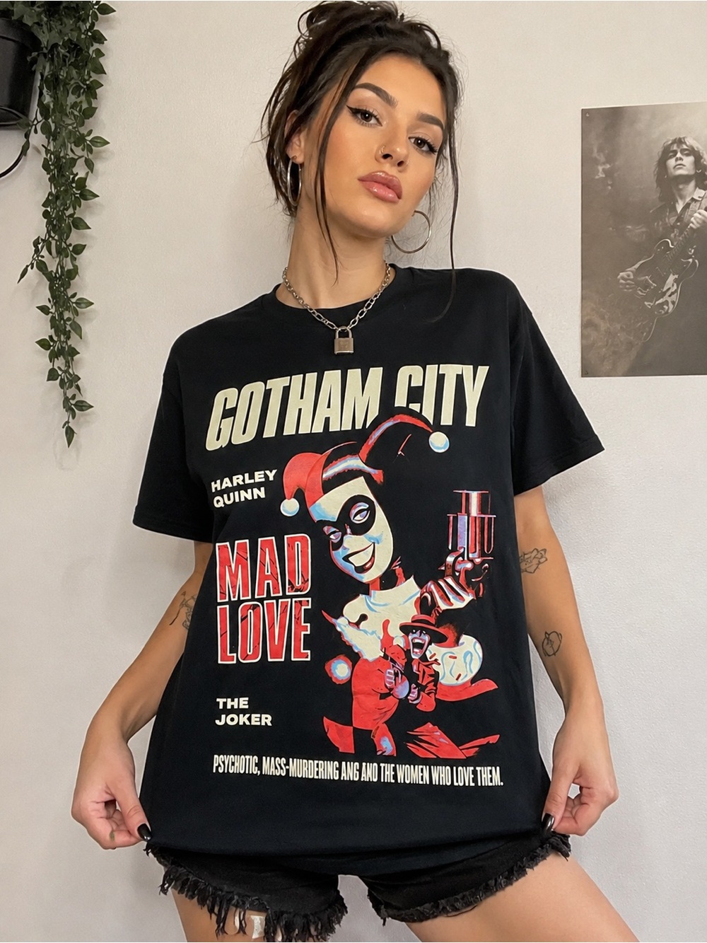NWOT Harley Quinn Gotham City Mad Love Graphic Tee Size L DC Comics - A2